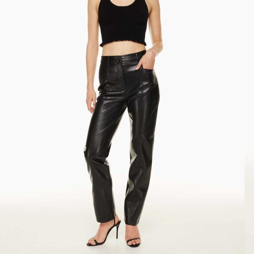 Aritzia Wilfred Rebel Pant High-waisted Vegan Leather pants Size 0 Short‎